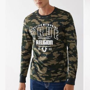 TRUE RELIGION | Crafted With Pride green camo long sleeve logo tee